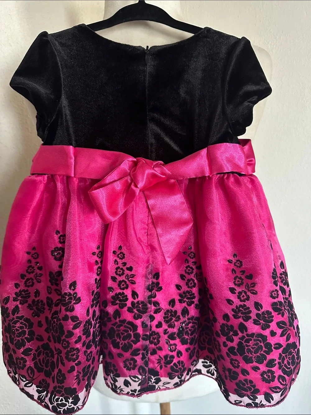 Love Black Velvet Baby Girl Dress with Pink And Floral Print Size 18 Months